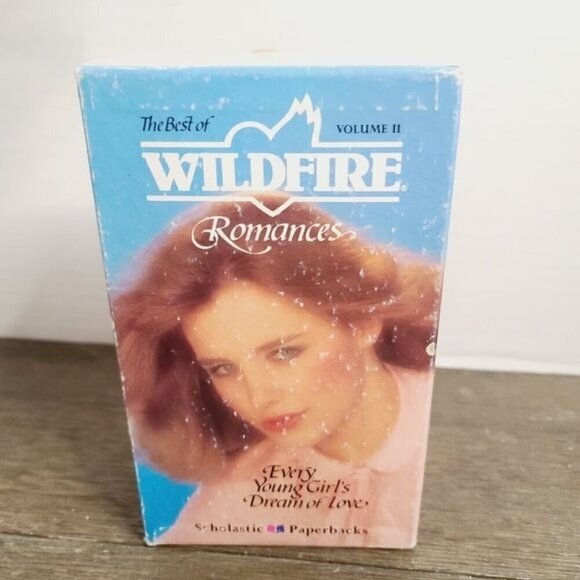 Vintage 80s The Best of Wildfire Romancez Volume II Boxed Set Teen Romance Books - Picture 1 of 12